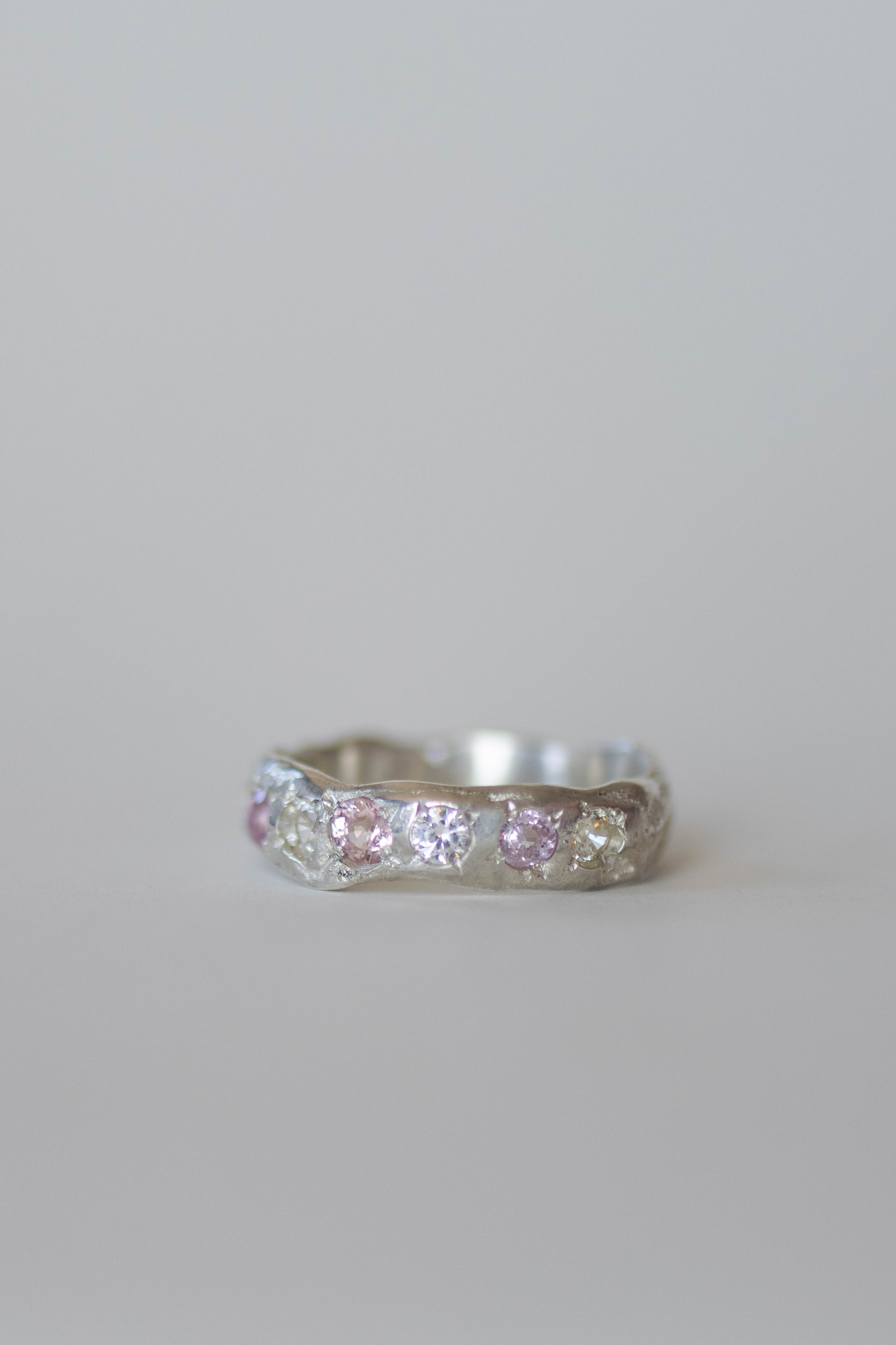 FAYE SAPPHIRE BAND UK Q