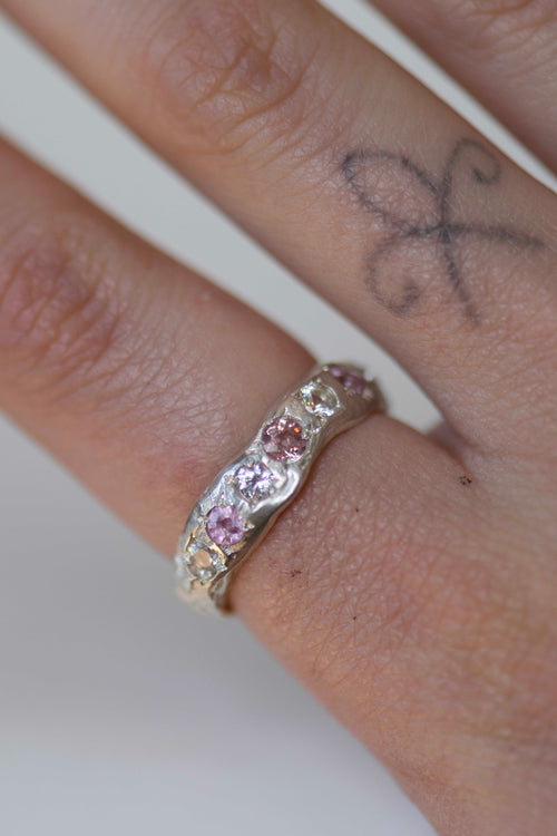 FAYE SAPPHIRE BAND UK Q